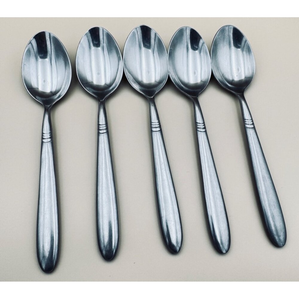 5 Hampton Silversmiths AMARE Stainless Steel Oval Soup Spoons